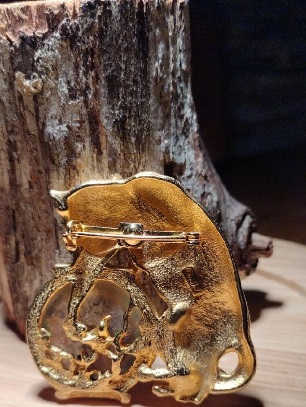 Gold Cat Brooch with Fishbowl Accent - Gold Tone Women’s Jewelry - Picture 3 of 8